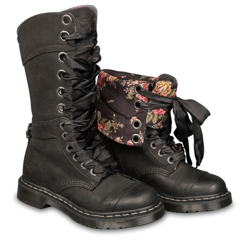 Doc Dr Marten Women’s Triumph 1914 Tall Lace Up Boot Black - Size 8 - Used